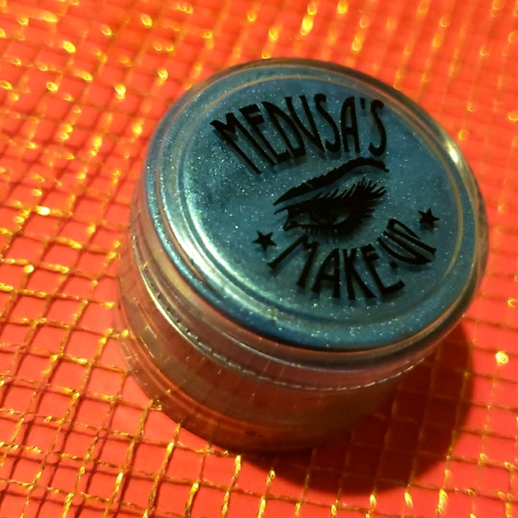 🌟ATLANTIS Medusa Makeup Eye Dust NWOTag - Picture 7 of 8